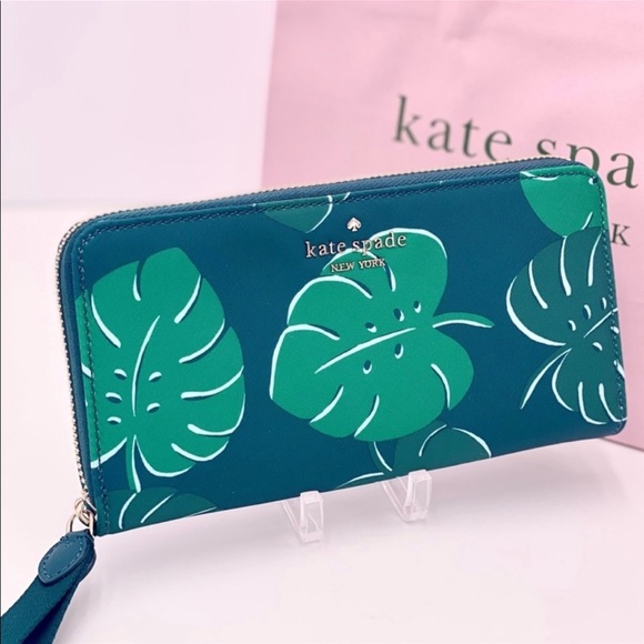 kate spade Handbags - Kate Spade Continental Wallet